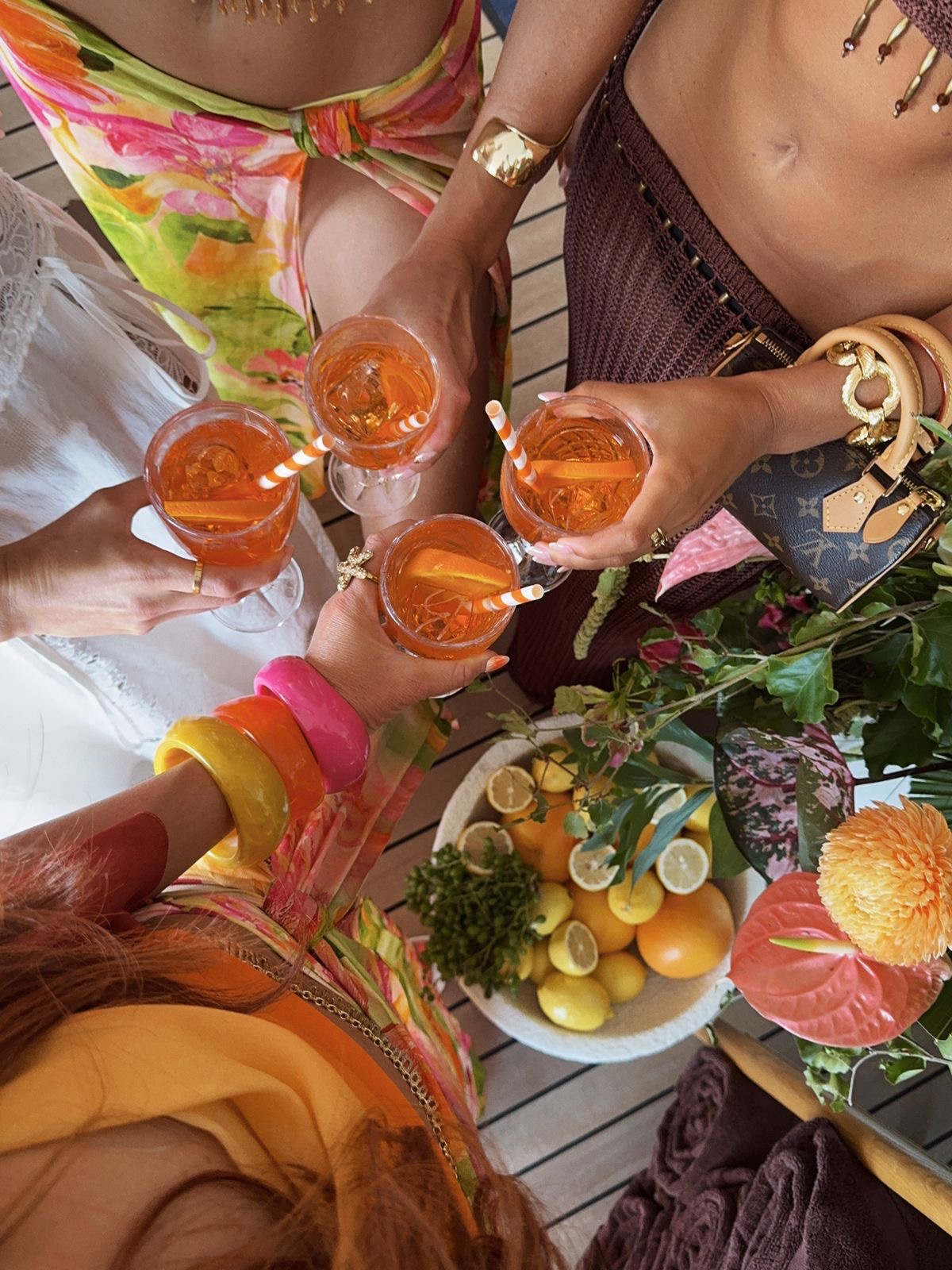 Aperol Cheers in der Sonne